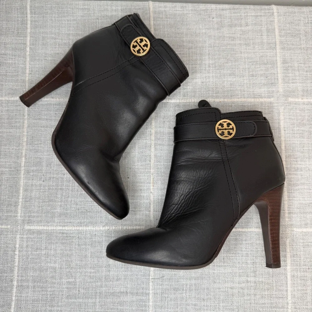 Tory Burch Bristol Black Leather Zip Ankle Boots High Heels Gold Logo 7.5 Bootie